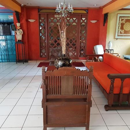 Hotel Saltimboca Tourist In Bacolod Exterior foto