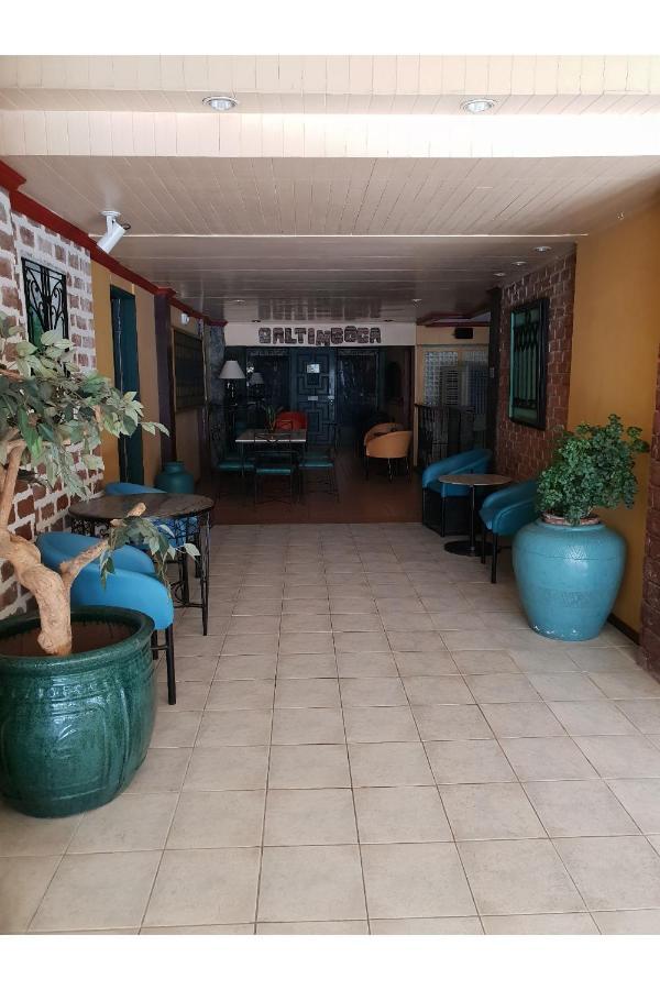 Hotel Saltimboca Tourist In Bacolod Exterior foto