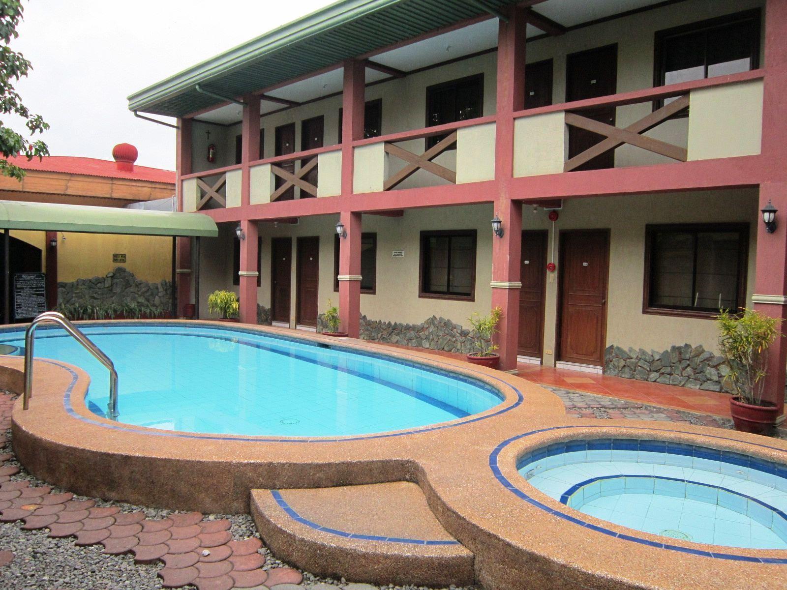 Hotel Saltimboca Tourist In Bacolod Exterior foto
